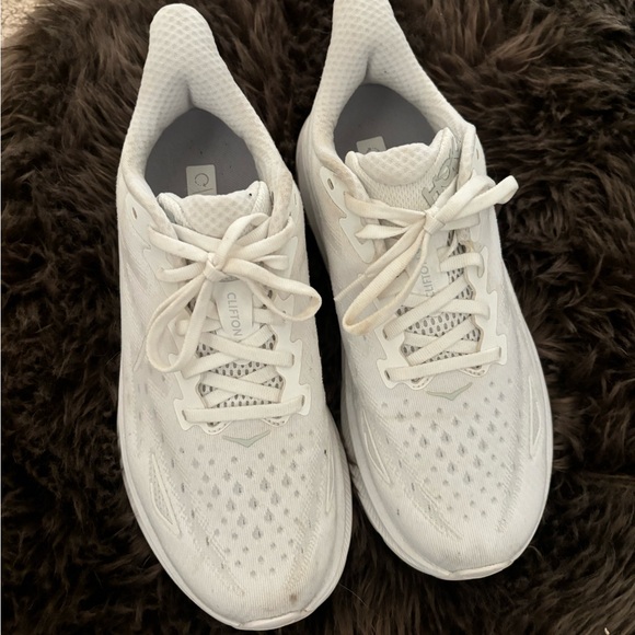 Women's hoka Clifton 9. - Picture 2 of 2